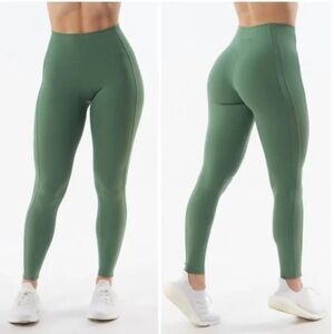 •ALPHALETE• Pulse Surge High Rise Leggings in Luxury Green Size Small Activewear